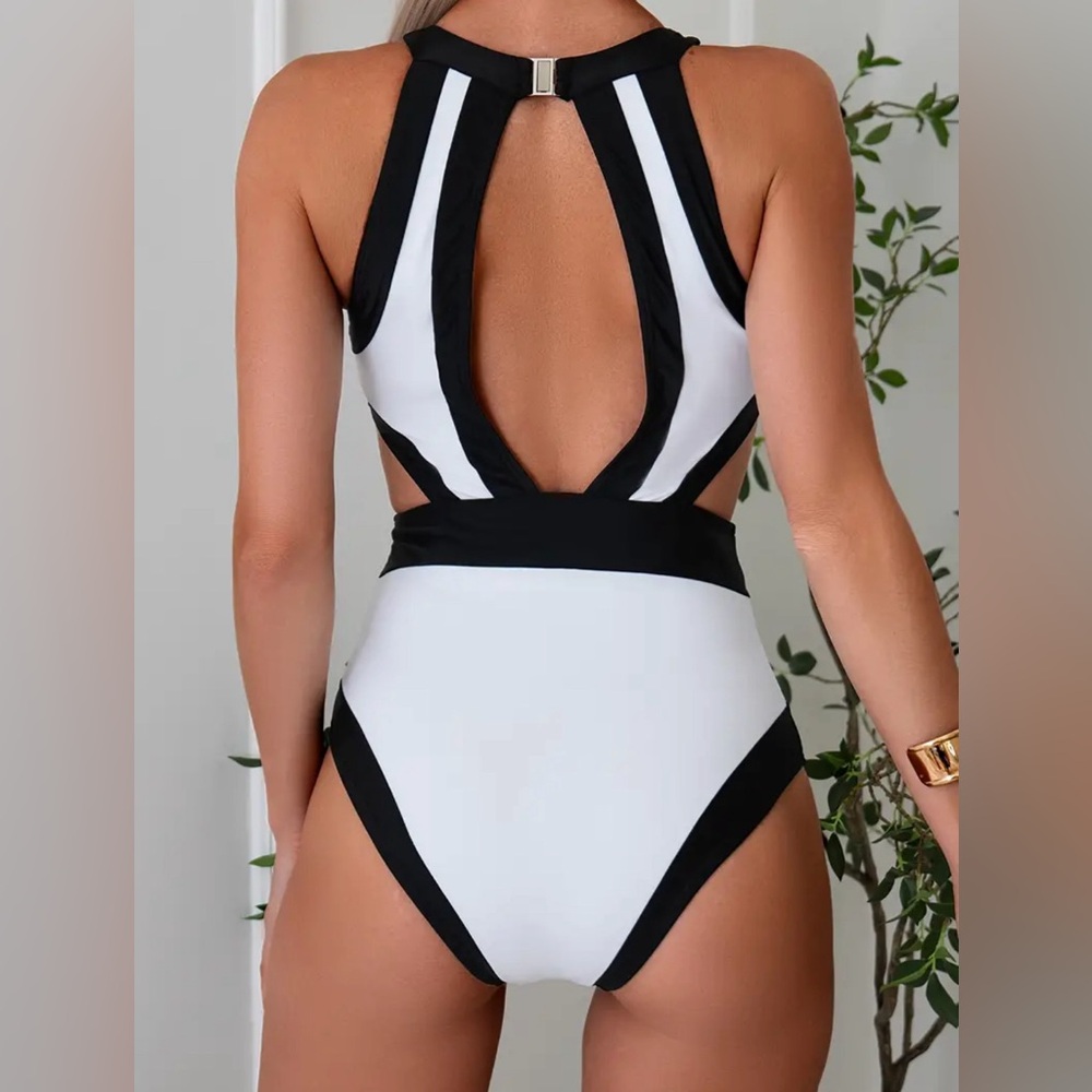 NWT-Holly Oye’ One Piece - Picture 6 of 7
